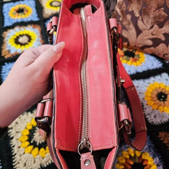 2009 Coach Y2K Hamptons Shoulder Bag in Thick Salmon Pink Pebbled Leather - Picture 9 of 11